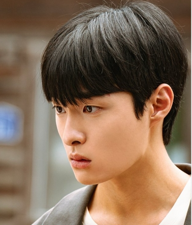 하이퍼나이프 윤찬영