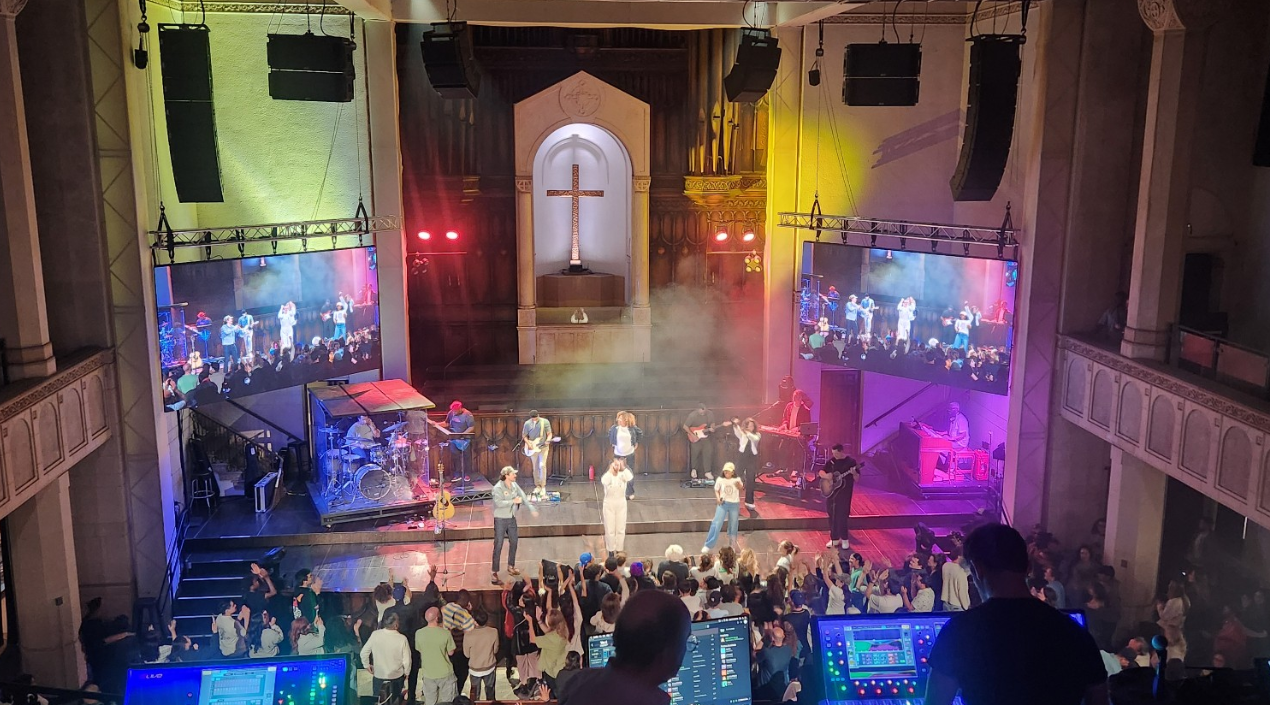 오아시스 처치+ 힐송 팀과 찬양 예배 사진