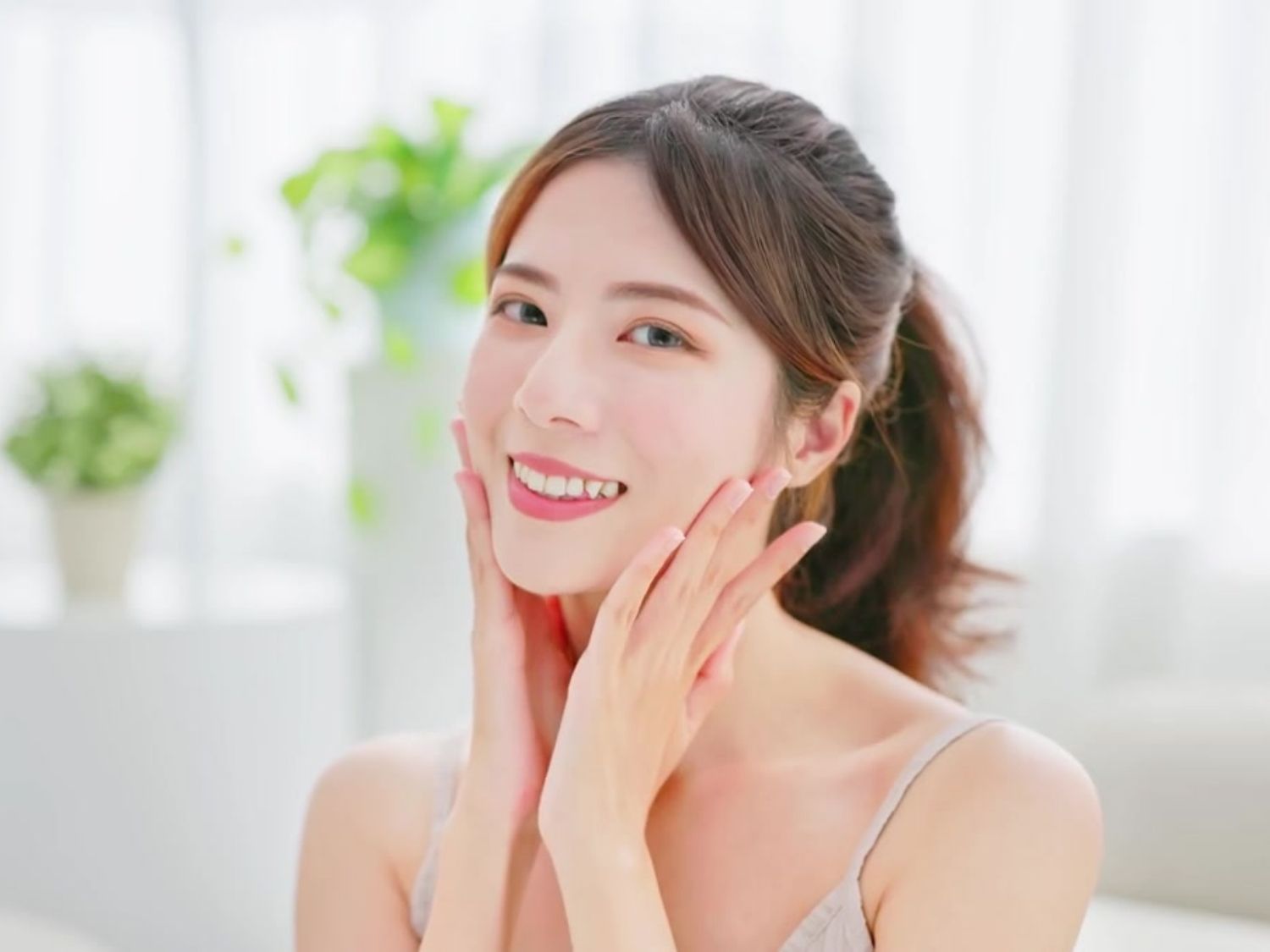 피부가 아름다운 여성