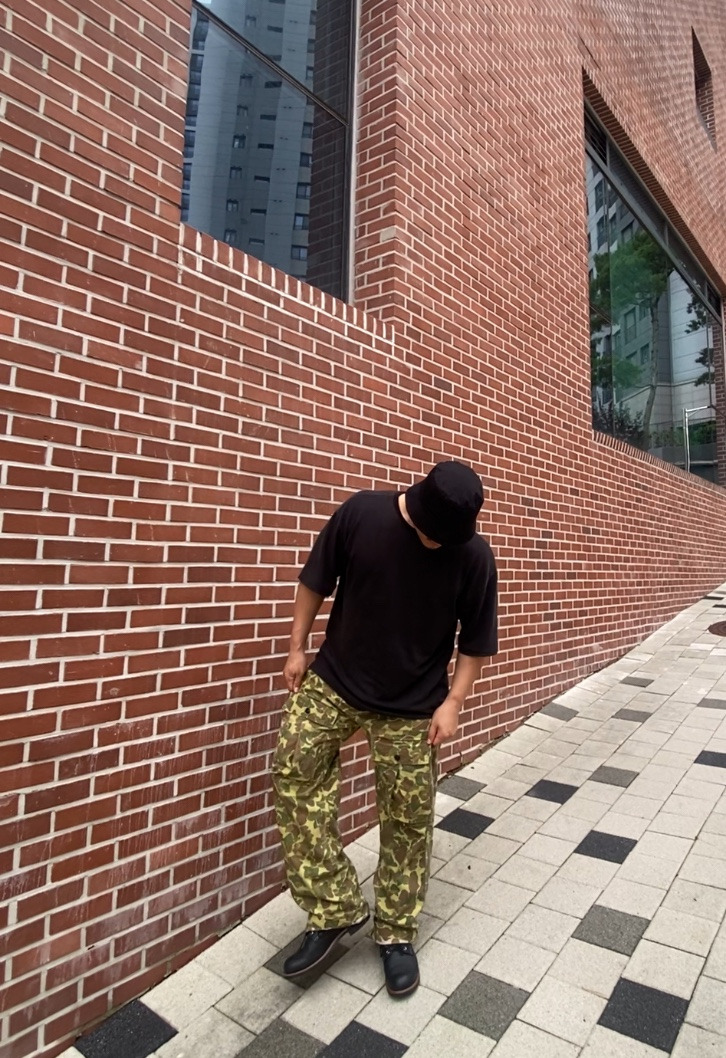 데일리룩(2024. 7. 23.)루오에스펙 오버핏 버킷햇 블랙, 어커버 오버핏 반팔, 브론슨 BRONSON M43 덕헌팅 카모 카고팬츠 카모바지, 레드윙 아이언레인저 블랙 하니스