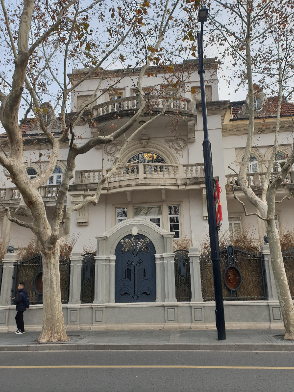 옛 프랑스 조계지 건물 양식을 볼 수 있는 곳.