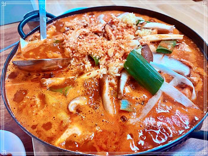 MBN 생생정보 마당 허영만 백반기행 세종, 공주 홍게 품은 갈비찌개 맛집