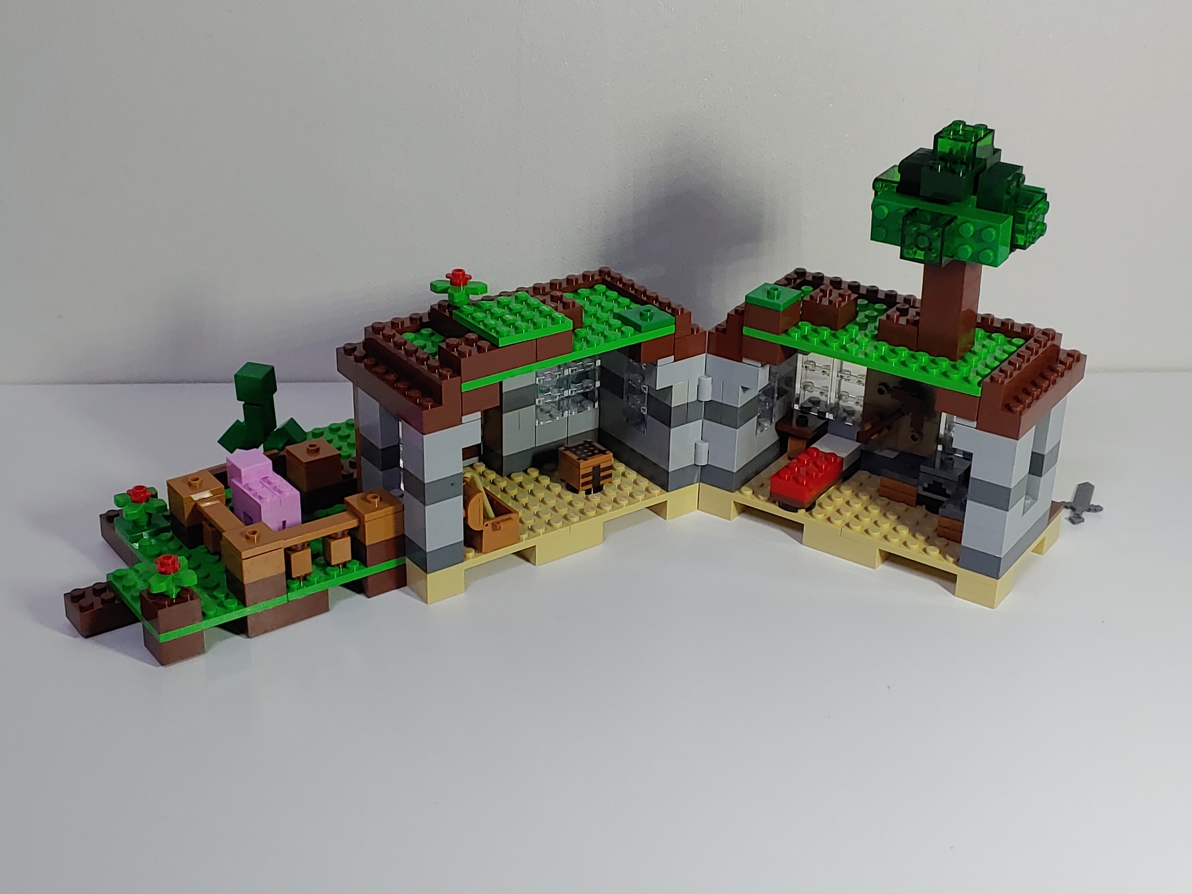 마이크로월드 - 첫 번째 밤(The First Night) - 좌우로 펼친 모습