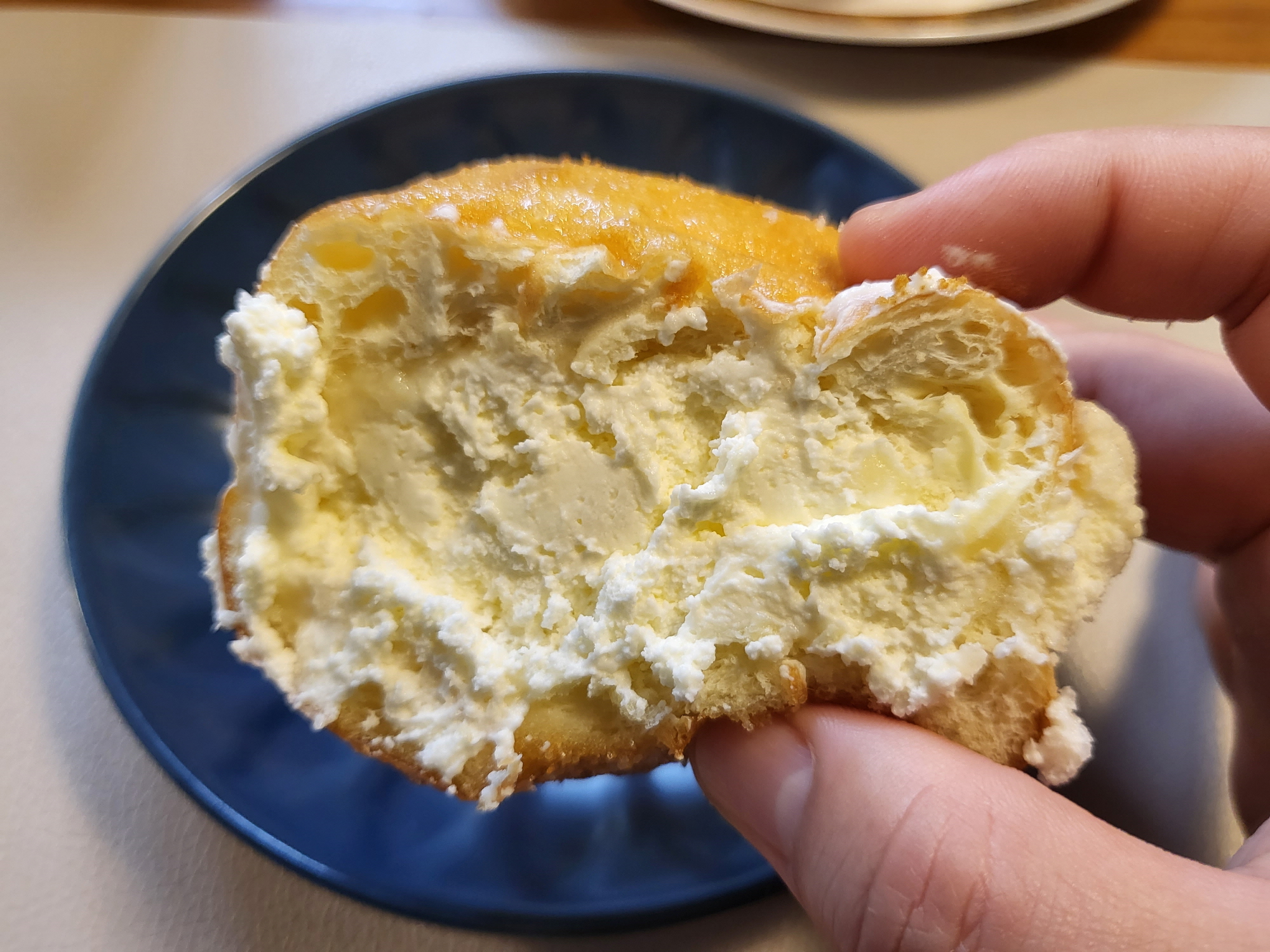 글로어 - 우유도넛 클로즈업