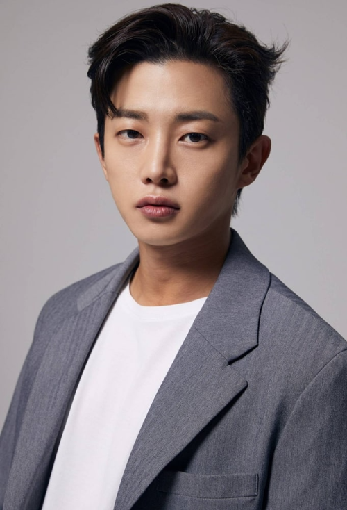 배우 김민석