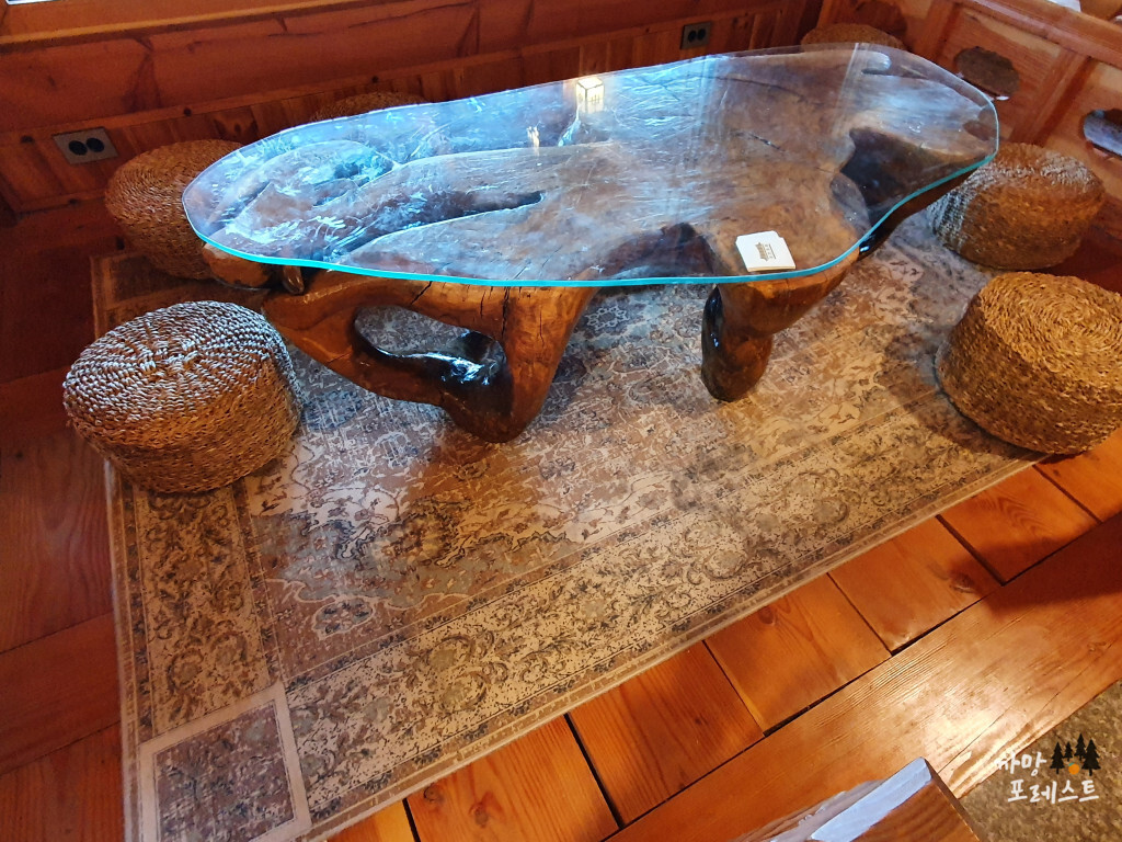 미쁜 제과 매장 내부