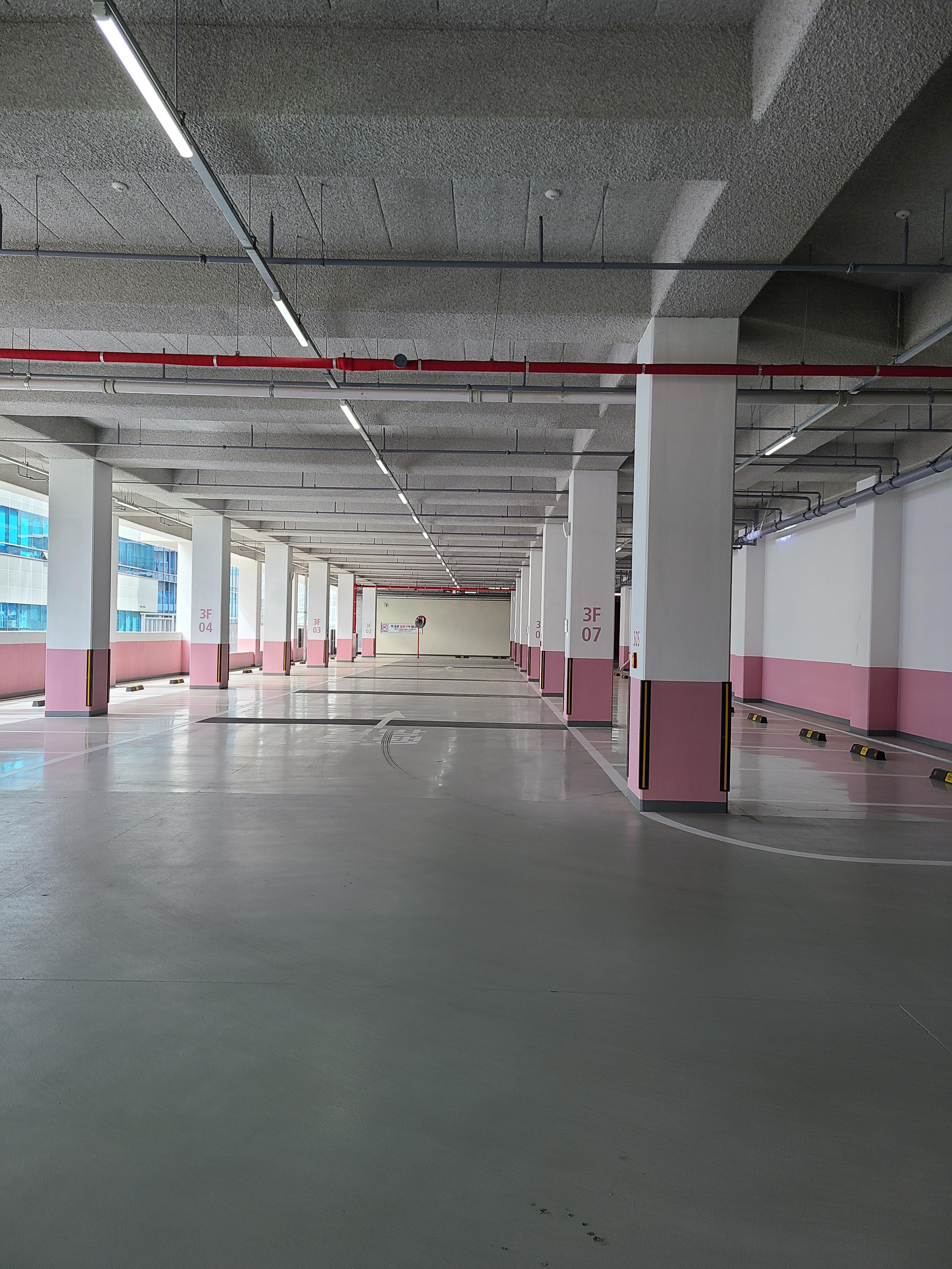 센트럴비즈타워 2차 지상주차장 및 섹션오피스6