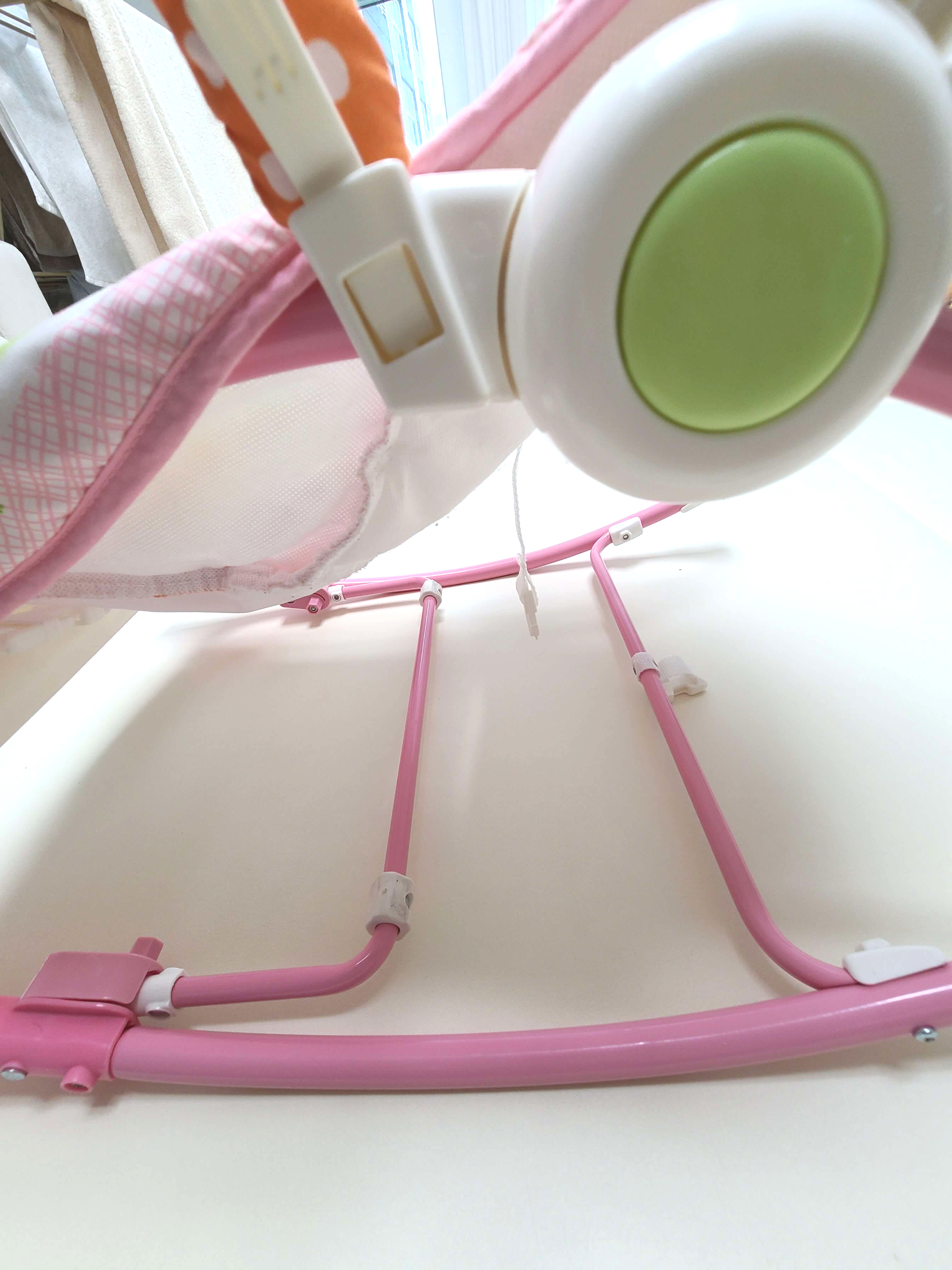 피셔프라이스 바운서 각도조절 버튼