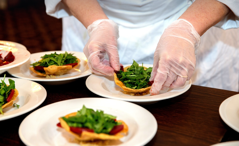 이스탄불 출신 셰프 파티 투탁이 추천하는 최고의 이스탄불 미식 경험
