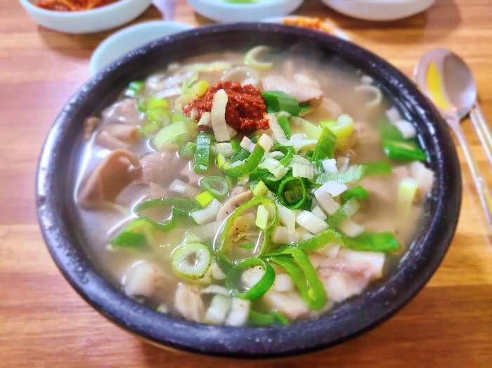 생생정보 전남 담양 55년 경력 엄마 만드는 돼지국밥 맛집