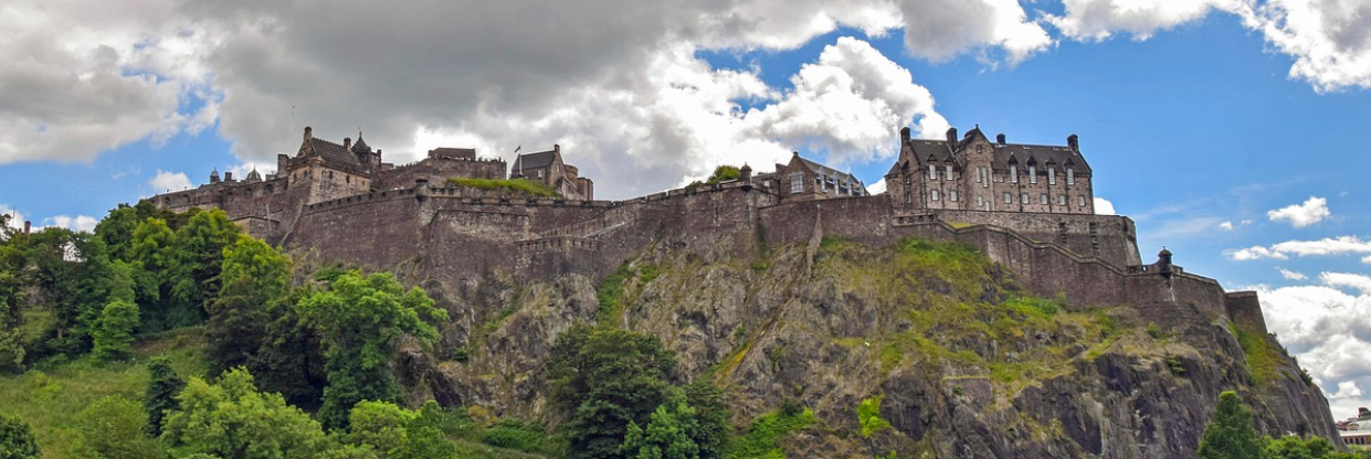 스코틀랜드 에든버러 여행 완벽 가이드 – 고성과 위스키, 하이랜드의 도시를 즐기는 방법