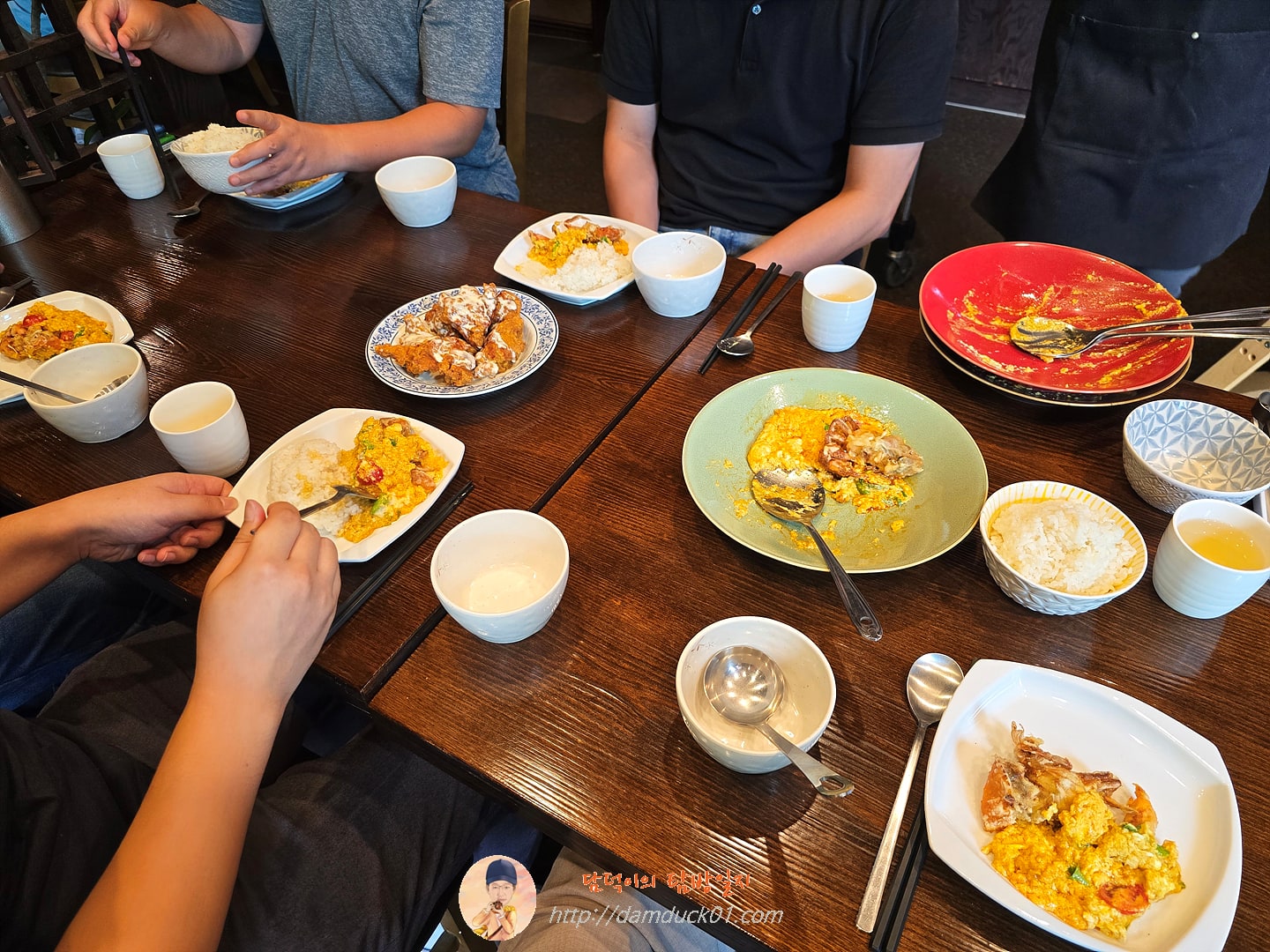 뿌팟봉커리, 람부뜨리 쌀국수, 코코넛치킨