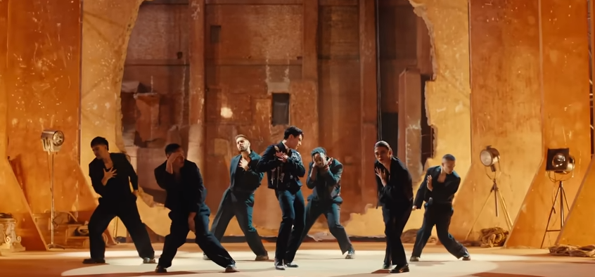 정국 - Standing Next to You