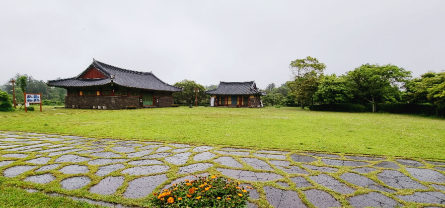 올레2코스 혼인지는 비가 와서 생각보다 한산한 모습