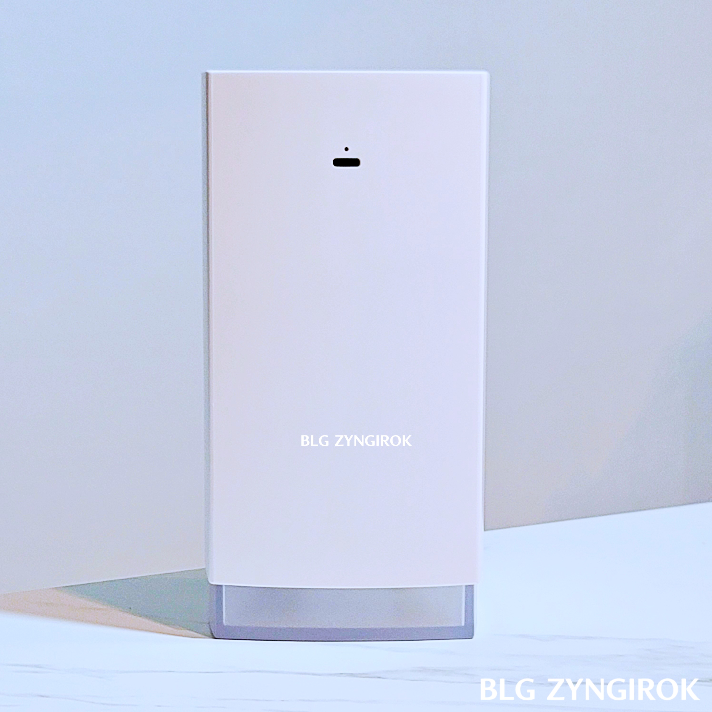 노브랜드 LED 듀얼 가습기 - 충전구 모습이다.