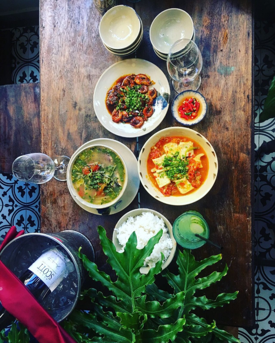 Bếp H&ecirc;n Restaurant