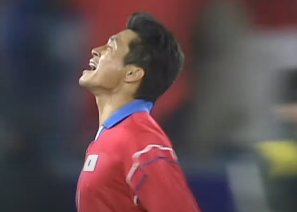 한국 브라질 친선경기 (남자축구 대표팀) - 1999년 한국 승리 장면 ,김도훈 선수 결승골