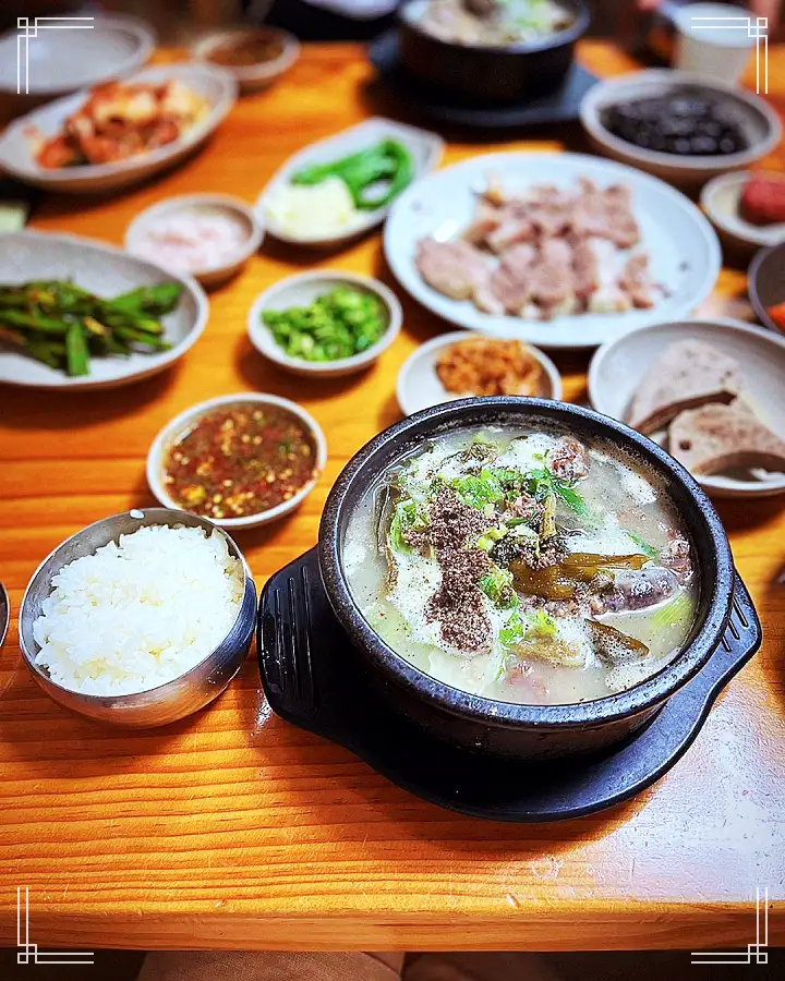 나혼자산다 나혼산 전현무 순대국 모듬순대 시래기 토종 순댓국 대상 수상 축하 다음날 숙취 해장 팜유 이장우 랜선 미식회 맛있는 순대국밥 가게 양평 맛집 가격 위치 어디