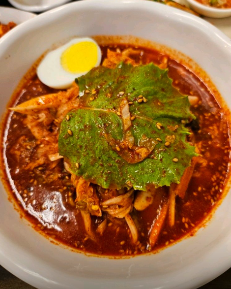 오늘N 부천 비빔칼국수 칼제비 보쌈 오늘은국수먹는날 원미구 당아래비빔국수