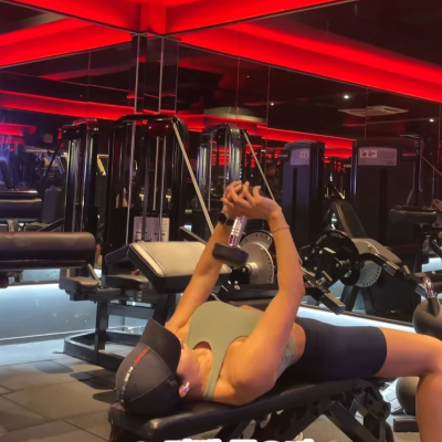 Women-Incline-Dumbel-Pullover-Gym-Workout