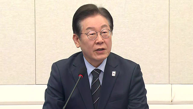 첫 토론서 드러난 공약 차이…민주당 경선, 본격 승부 돌입