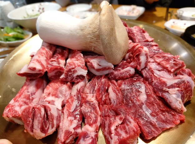 아름다운 한우암소 갈비살