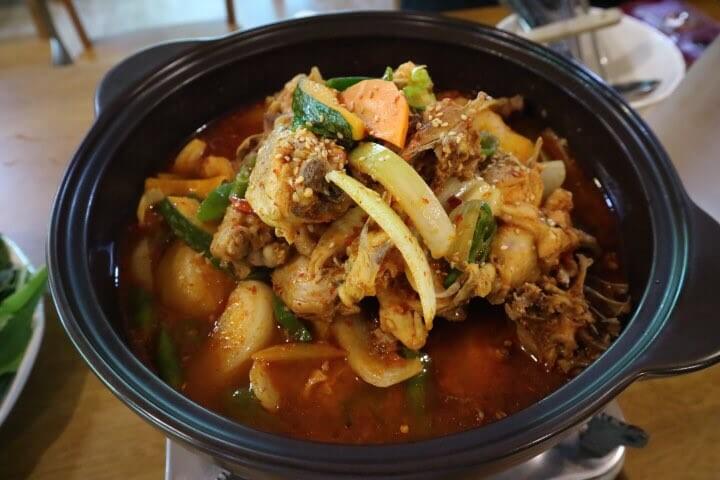 생생정보 장PD의 AI 여행기 AI 추천! 연인이 가기 좋은 가평 여행 코스 자라섬꽃페스타, 자라섬 출렁다리, 브릿지짚라인, 클럽비발디(수상레저), 다믈촌 (잣두부전골 전문)