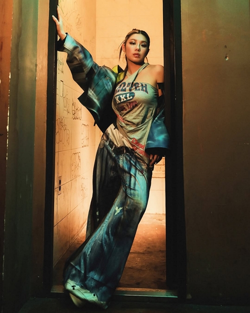 리정, 태양·로제·박보검과 한솥밥..더블랙레이블 전속계약