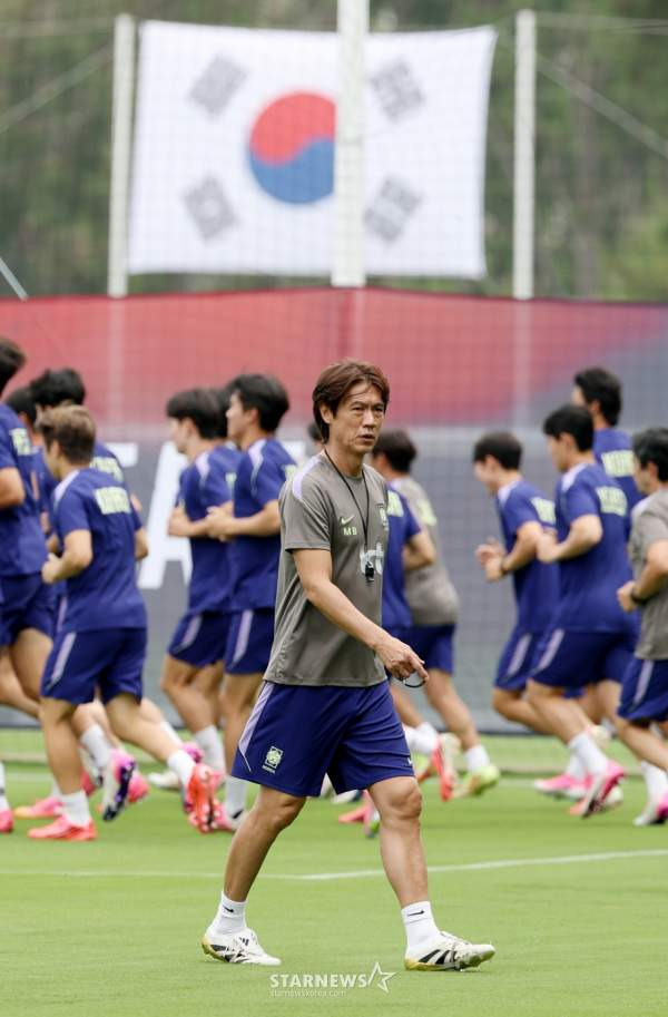 홍명보 나이 프로필 연봉 학력 고향 경질 사퇴 여부 총정리 (2026 북중미 월드컵 탈락 참사 분석)