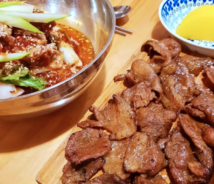 노원역 25년 노포 인생분식 옛날 국수 멸치국수 숯불고기 주는 국수집 노원 상계동 맛집