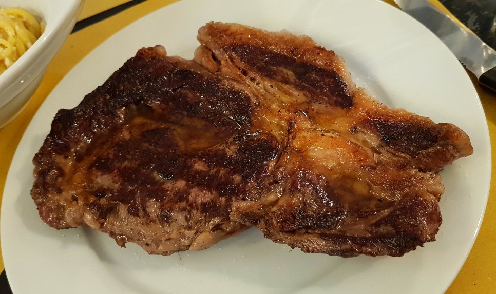 산지오반니에 있는 레스토랑 Officine의 스테이크