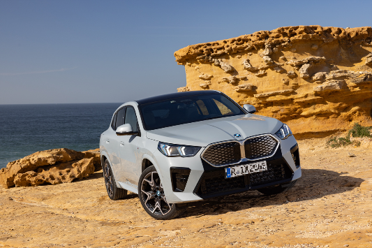 BMW iX2 기능 및 성능 엔진 및 연비 포토 및 모의견적리뷰