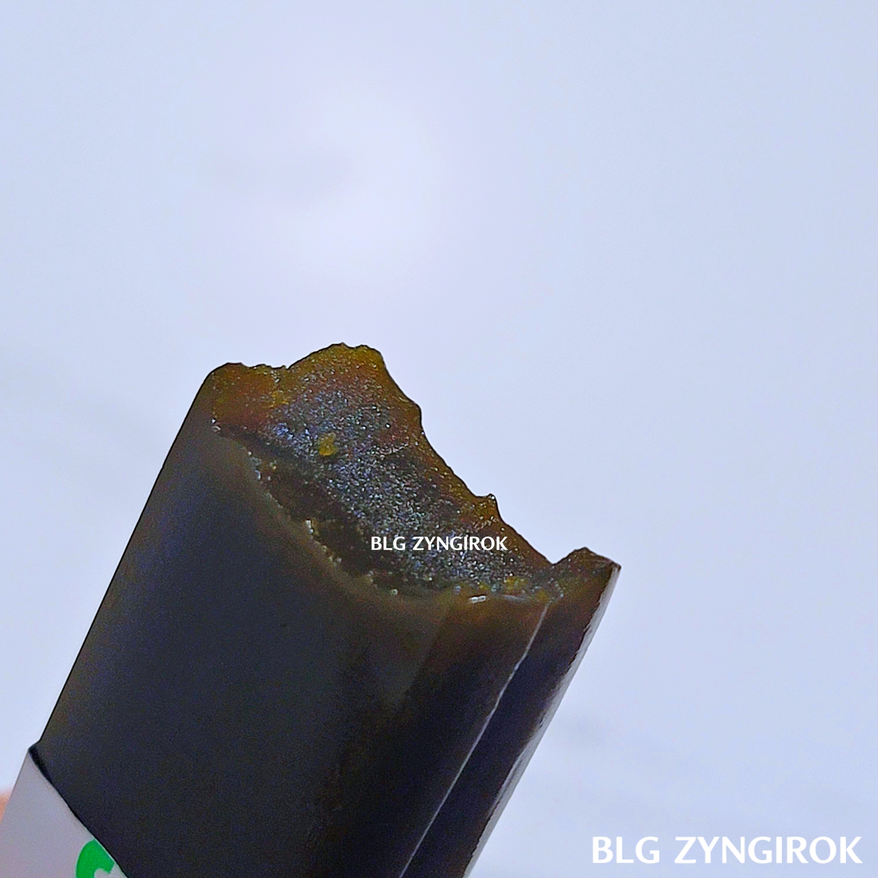 노브랜드 말차 양갱 단면 모습이다.