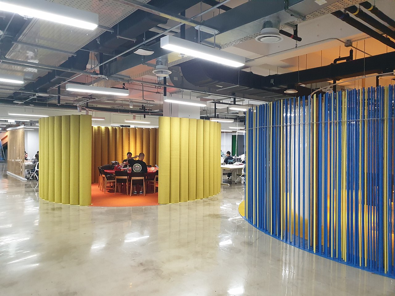 서울창업허브 코워킹스페이스 내부모습