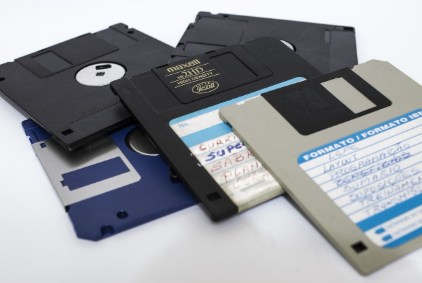 플로피디스크, CD-R의 시대 : “용량 때문에 파일 못 옮기던” 시절의 불편하지만 따뜻한 기술들