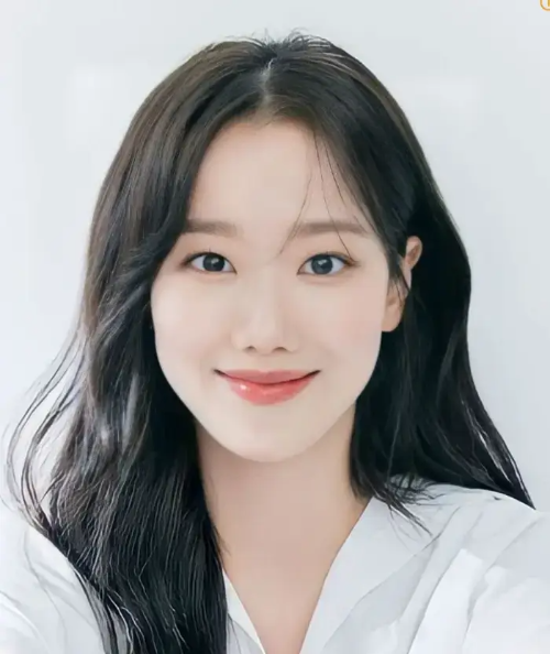 이나은-사진