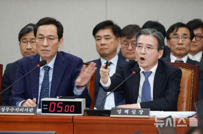 김용범 정책실장 AI 시대 초과이윤 국민배당금제 도입 논란과 코스피 8000선 급락 배경 분석