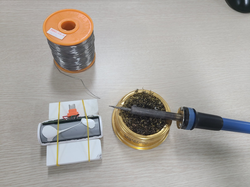 핸드폰 도킹형 보조 배터리 수리