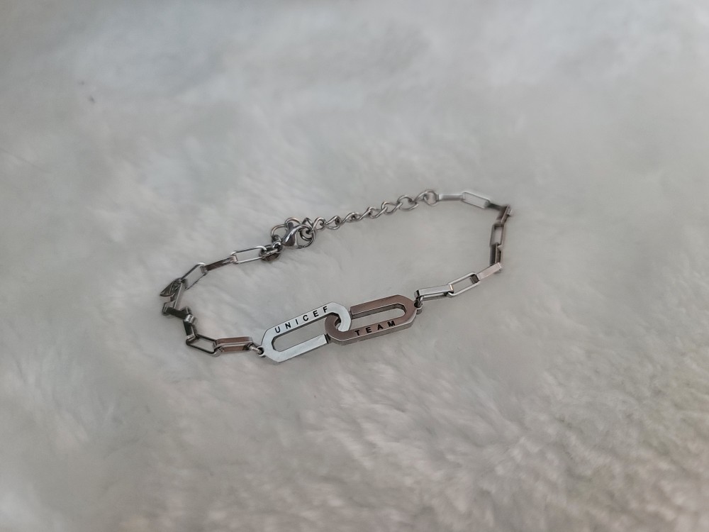 유니세프팔찌 착용사진