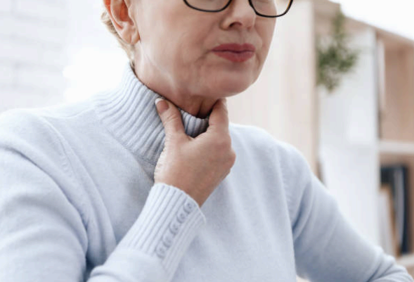 기상 직후 목소리 잠김, 왜 생기고 어떻게 풀까?