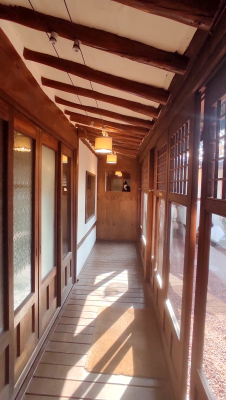 감성이느껴지는 복도