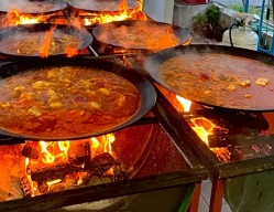 솥뚜껑닭볶음탕