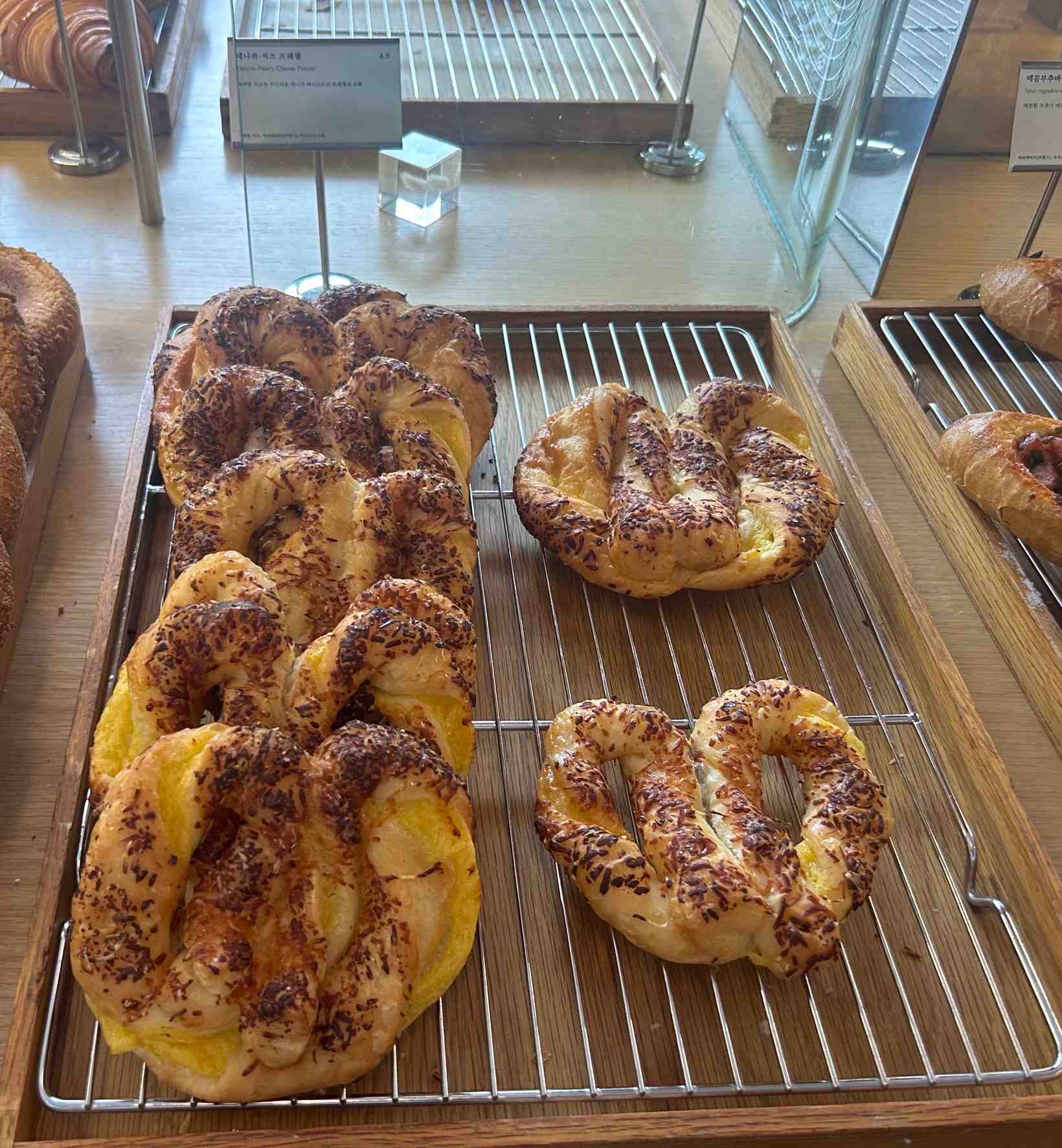 데니쉬 치즈 프레첼