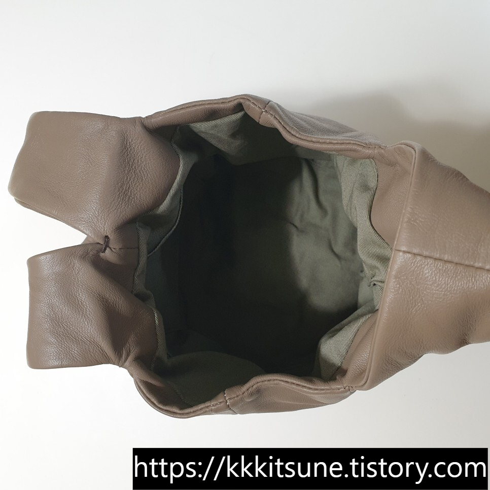 유르트 피그백 무화과백 내부 수납