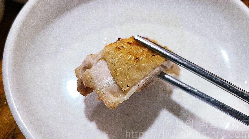 닭고집-숯불-닭갈비-소금-맛