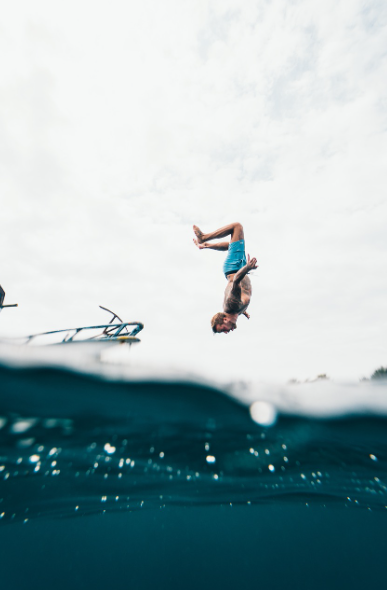 높은 곳에서 떨어지는 꿈해몽
