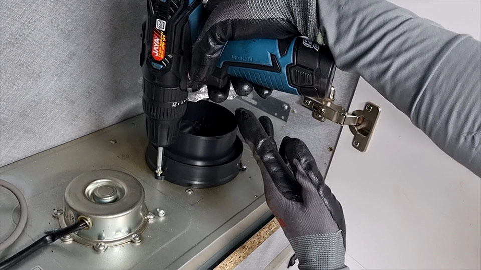 환풍기 날개 고정 모습