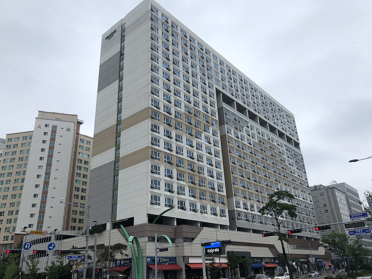 본 이미지는 블로그 내용과 직접적인 연관이 없습니다. 사진: Choi Kwang-mo, CC0, Wikimedia Commons (https://commons.wikimedia.org/wiki/File:2020-08-16_things_places_in_south_korea_IMG_0411.jpg)