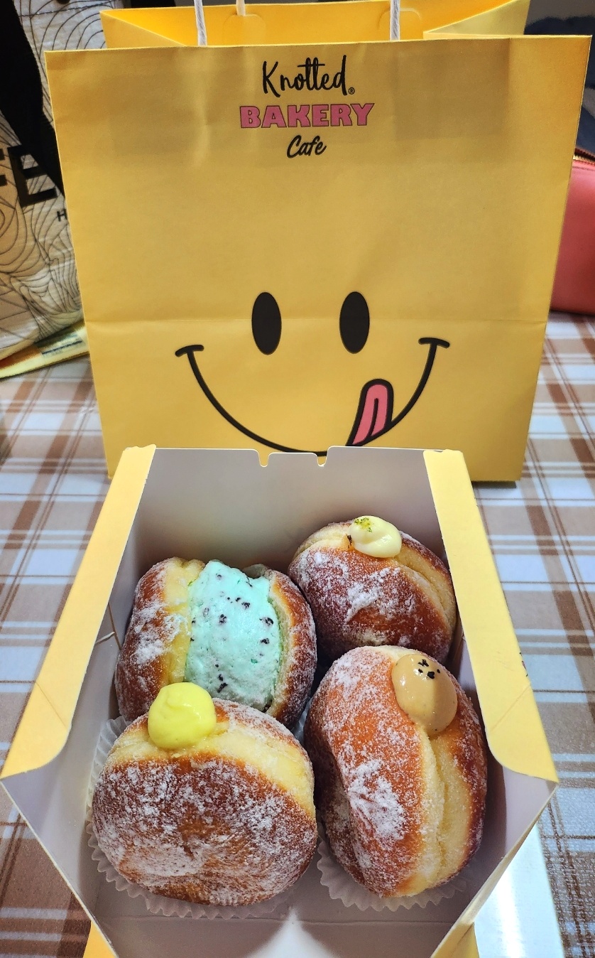 노티드 도넛 제주 애월 핫플레이스 우유크림 도넛 Knotted JEJU