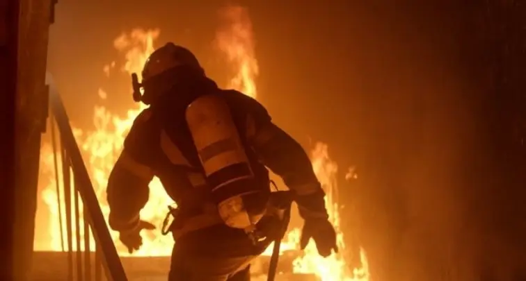 소방공무원 화재 진압모습